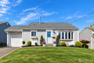 57 CLEVELAND Avenue, Colonia, NJ 07067