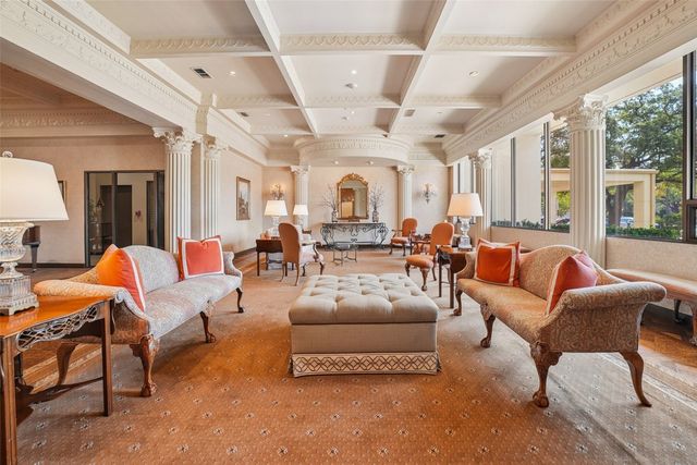 6335 W Northwest Highway 1514, Dallas, TX 75225