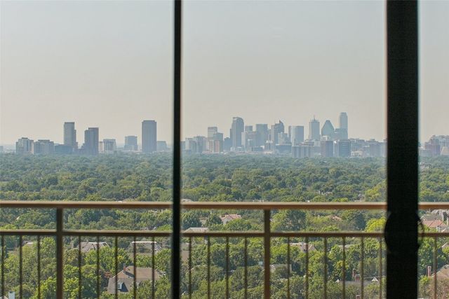 6335 W Northwest Highway 1514, Dallas, TX 75225