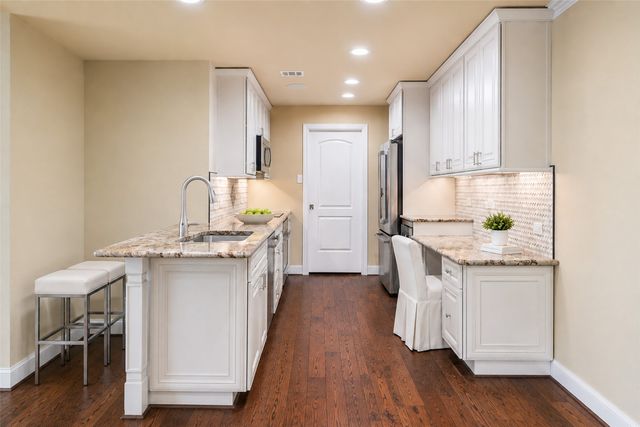 6335 W Northwest Highway 1514, Dallas, TX 75225