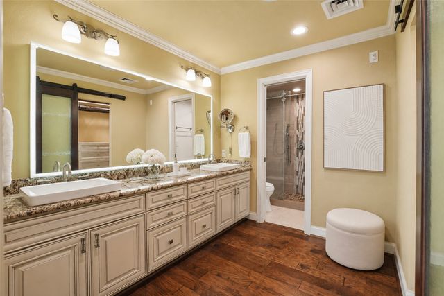 6335 W Northwest Highway 1514, Dallas, TX 75225