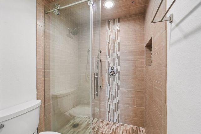 6335 W Northwest Highway 1514, Dallas, TX 75225