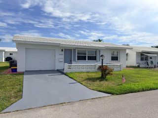 1009 SW 3rd Way, Boynton Beach, FL 33426