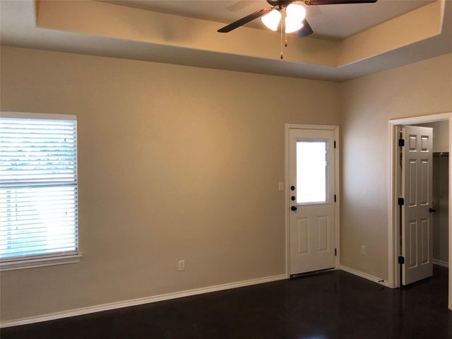 448 JACK RABBIT LN B, Buda, TX 78610