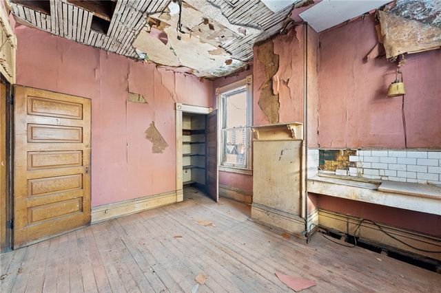 2526 Perrysville Ave, Perry Hilltop, PA 15214