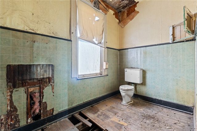 2526 Perrysville Ave, Perry Hilltop, PA 15214