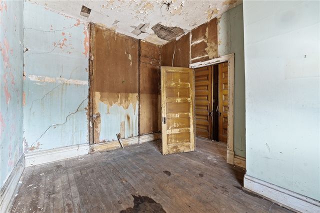 2526 Perrysville Ave, Perry Hilltop, PA 15214