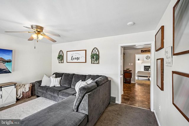 20 WHITTIER AVE, Lindenwold, NJ 08021