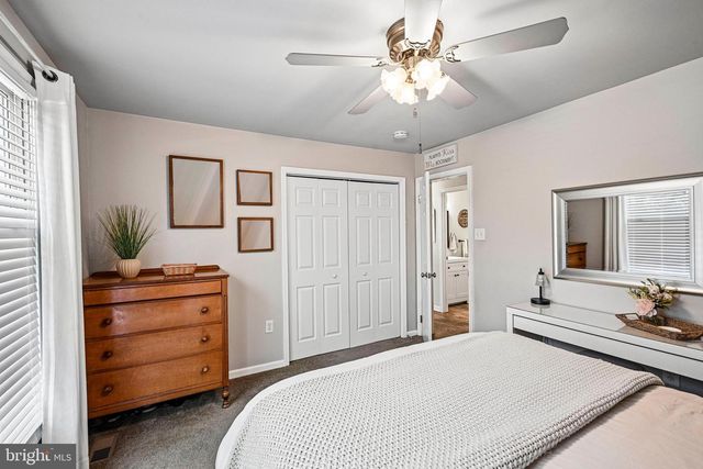 20 WHITTIER AVE, Lindenwold, NJ 08021