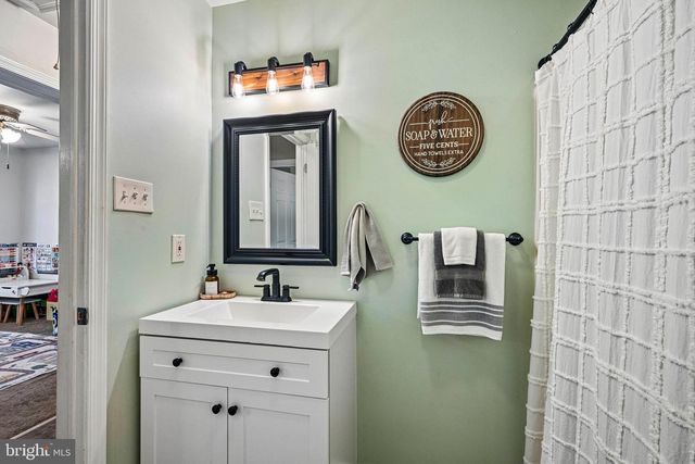 20 WHITTIER AVE, Lindenwold, NJ 08021