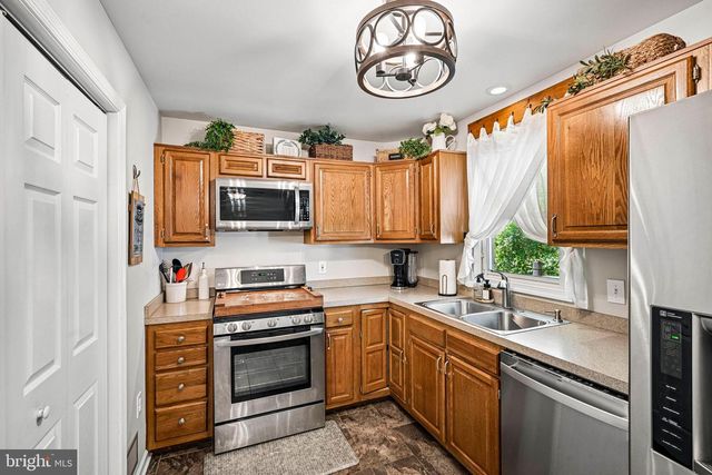 20 WHITTIER AVE, Lindenwold, NJ 08021