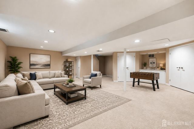 2 Brookside Court, East Brunswick, NJ 08816
