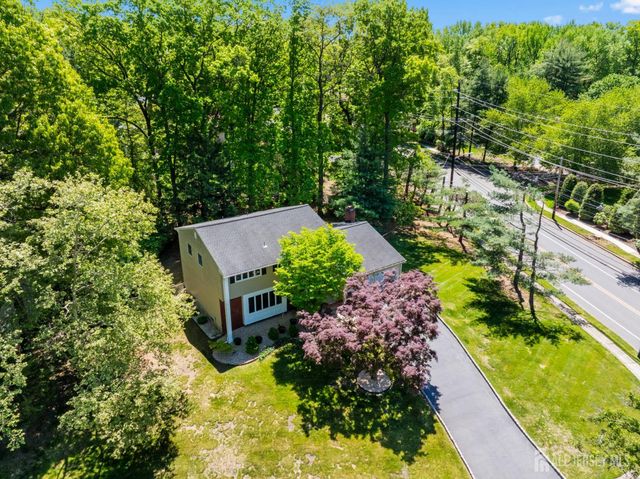 2 Brookside Court, East Brunswick, NJ 08816