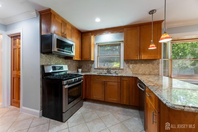 2 Brookside Court, East Brunswick, NJ 08816