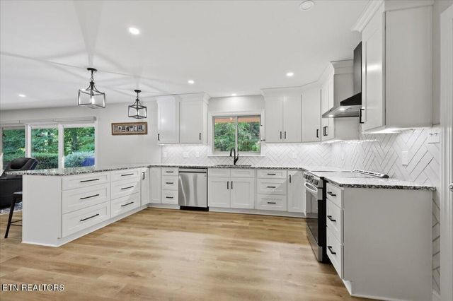 3304 SW Timberlake Drive, Knoxville, TN 37920