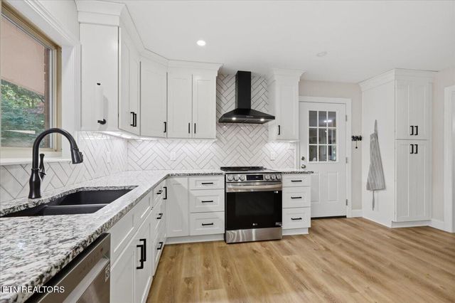 3304 SW Timberlake Drive, Knoxville, TN 37920
