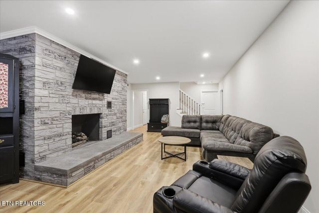 3304 SW Timberlake Drive, Knoxville, TN 37920