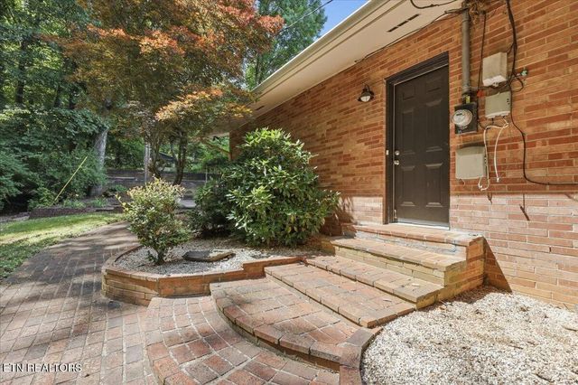 3304 SW Timberlake Drive, Knoxville, TN 37920