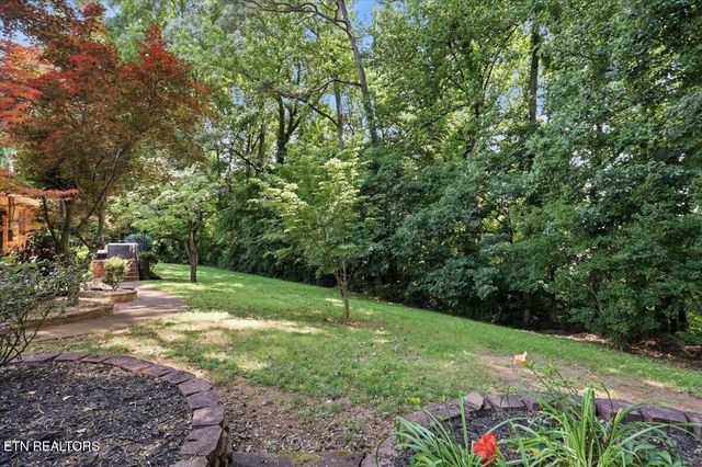 3304 SW Timberlake Drive, Knoxville, TN 37920