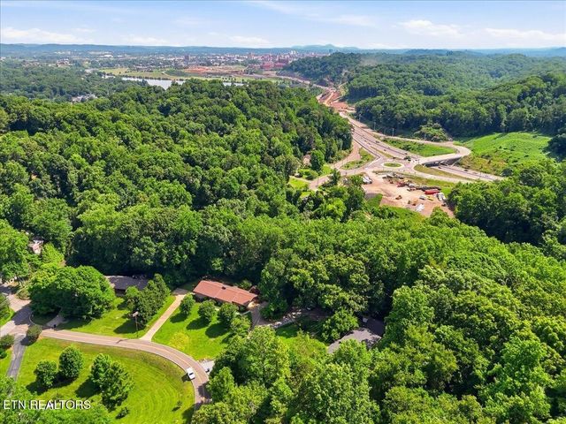 3304 SW Timberlake Drive, Knoxville, TN 37920
