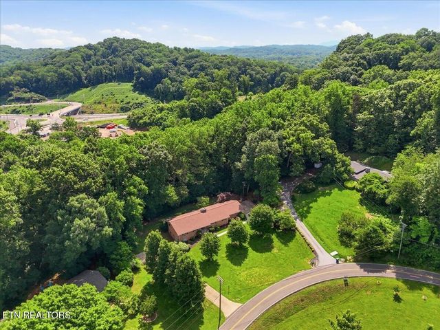 3304 SW Timberlake Drive, Knoxville, TN 37920