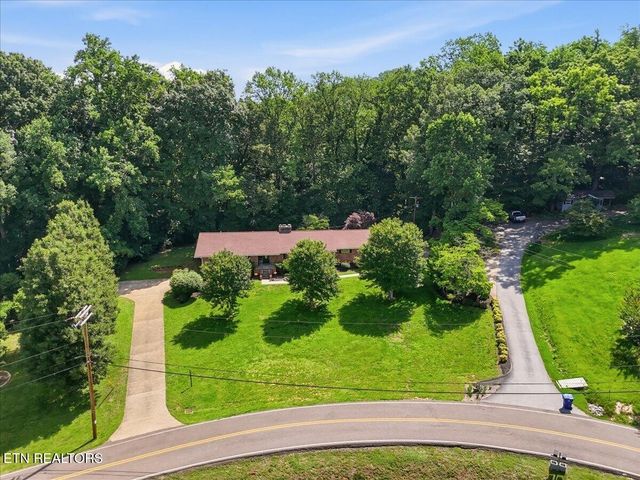 3304 SW Timberlake Drive, Knoxville, TN 37920