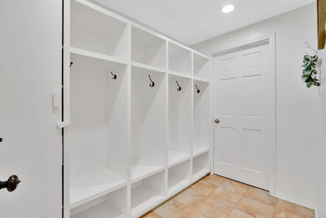 27 Eastwood Dr, Wilbraham, MA 01095