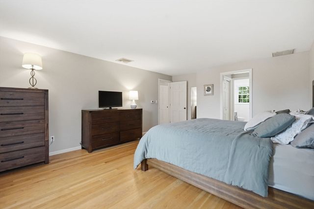 27 Eastwood Dr, Wilbraham, MA 01095