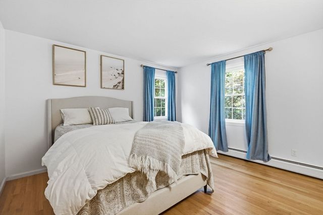 27 Eastwood Dr, Wilbraham, MA 01095