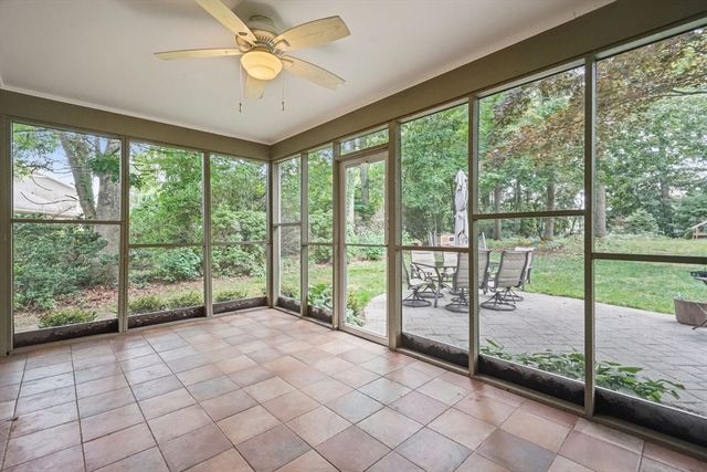 27 Eastwood Dr, Wilbraham, MA 01095