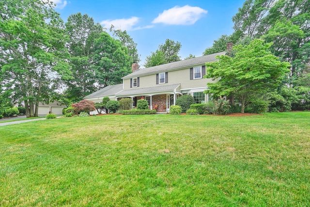 27 Eastwood Dr, Wilbraham, MA 01095