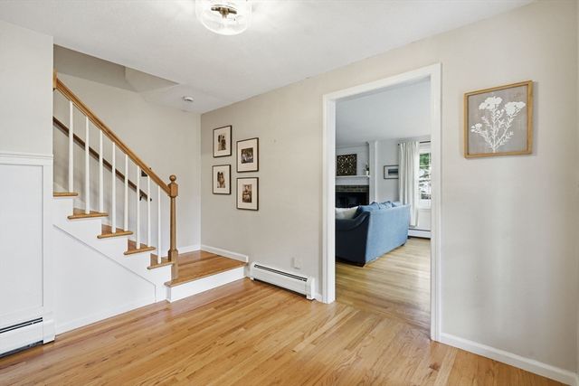 27 Eastwood Dr, Wilbraham, MA 01095