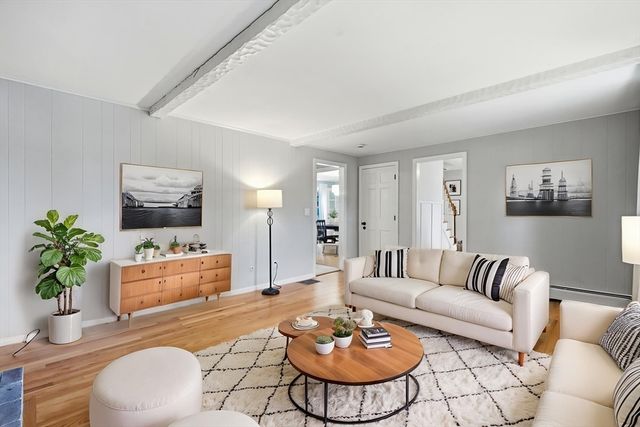 27 Eastwood Dr, Wilbraham, MA 01095