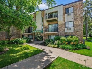 1475 N Winslowe Drive 102, Palatine, IL 60074