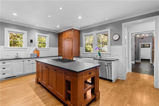 979 Springdale NE Road, Atlanta, GA 30306