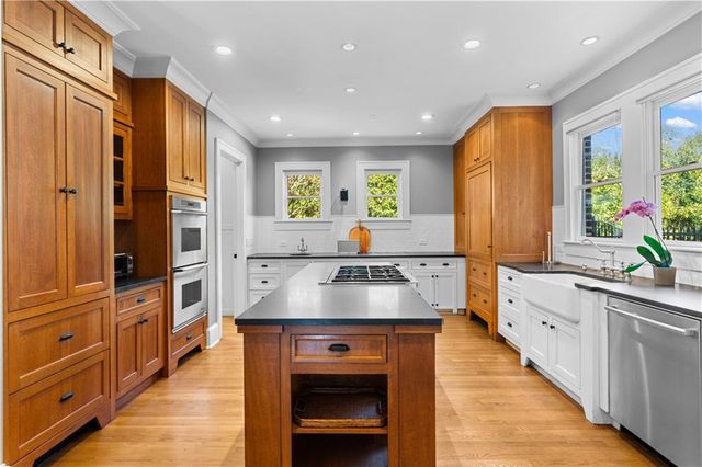 979 Springdale NE Road, Atlanta, GA 30306