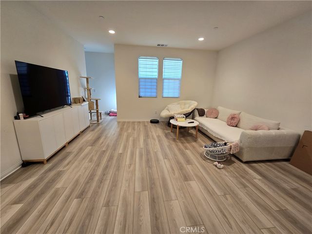 8901 ORANGETHORPE Avenue, Buena Park, CA 90621