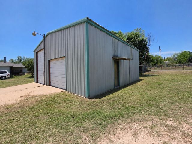 8165 Hackberry Lane, San Angelo, TX 76901