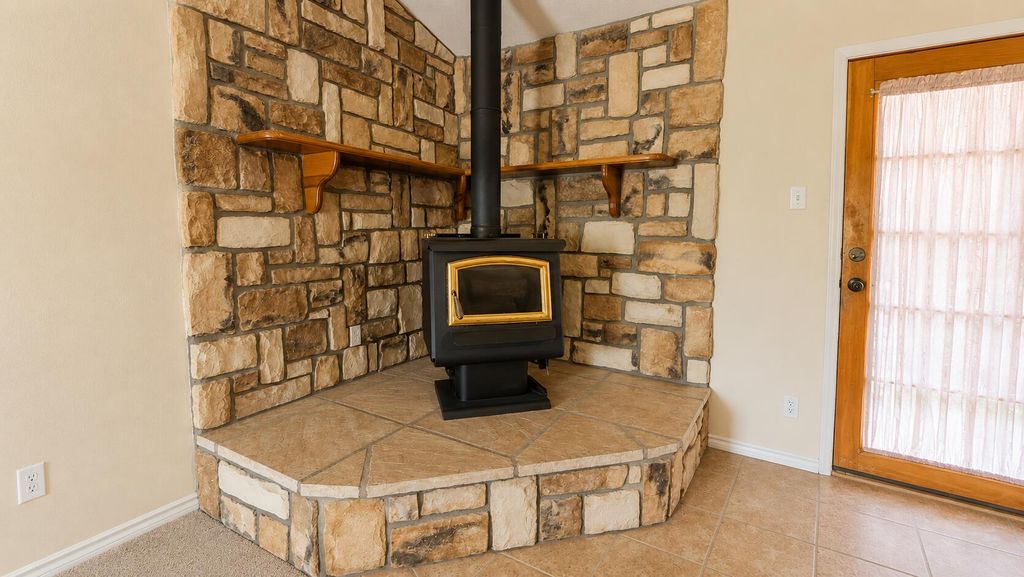 Image 2 of property listing at 8165 Hackberry Lane, San Angelo, TX 76901