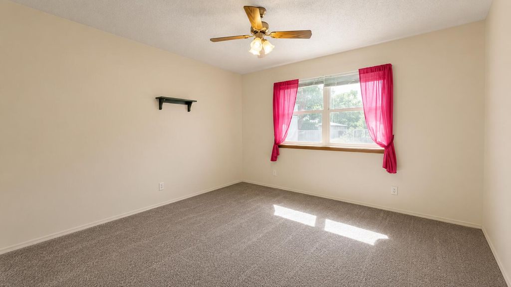 Image 7 of property listing at 8165 Hackberry Lane, San Angelo, TX 76901