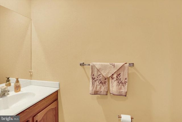 24 WOODLAND EST, Lebanon, PA 17042