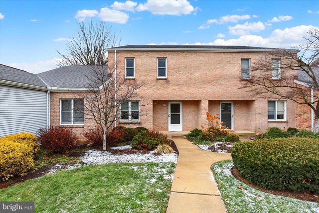 24 WOODLAND EST, Lebanon, PA 17042