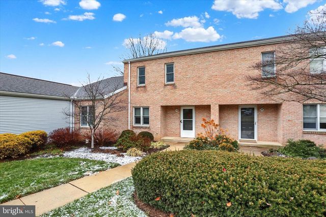 24 WOODLAND EST, Lebanon, PA 17042