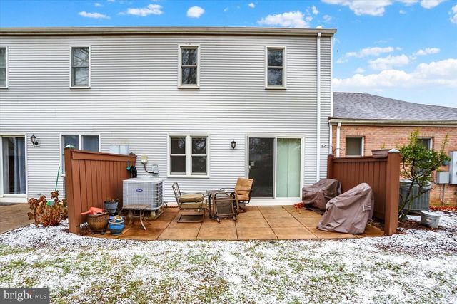 24 WOODLAND EST, Lebanon, PA 17042