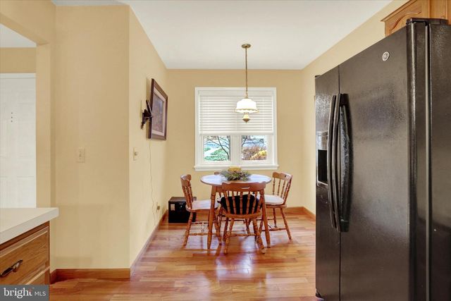 24 WOODLAND EST, Lebanon, PA 17042