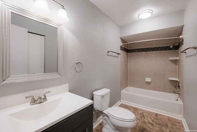 100 Lorenz Rd Apt 803, San Antonio, TX 78209