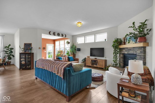 5888 Walkabout Way, Brownsburg, IN 46112