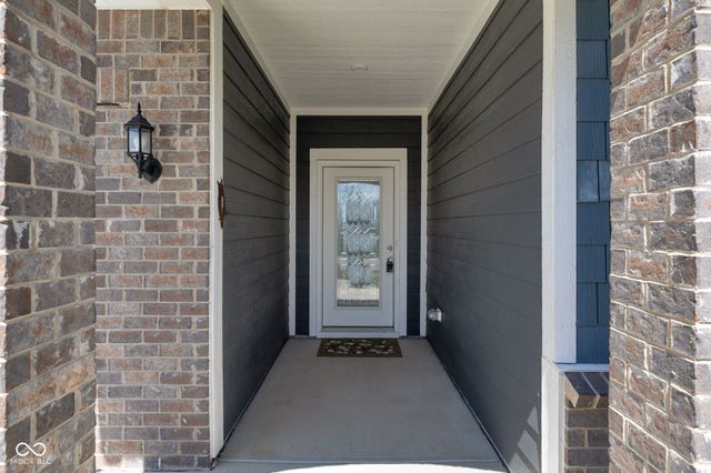 5888 Walkabout Way, Brownsburg, IN 46112