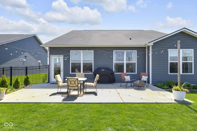 5888 Walkabout Way, Brownsburg, IN 46112