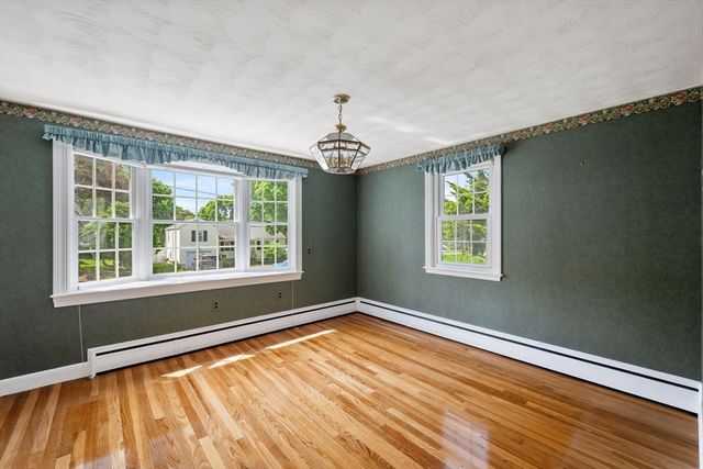 40 Bell Rd, Weymouth, MA 02188